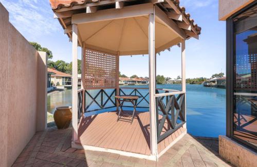 South Yunderup House | Enjoy Between Lake and River