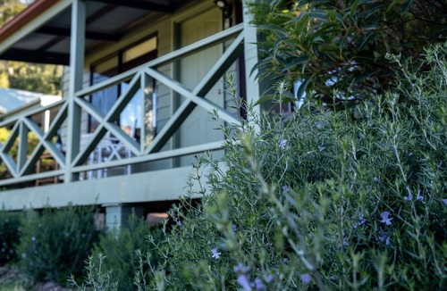 Kangaroo Valley Cabin | Enjoy outstanding views from this one bedroom cabin