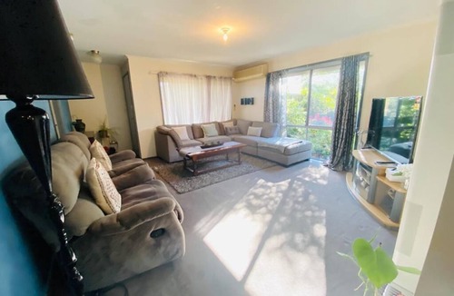 Werribee House | Entire Home In Werribee On the Best Possible Location.