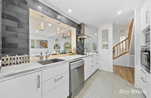Springwood House | Entire spacious house with Pool 4BR 3BA