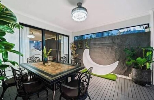 Victoria Park House | Equitice Winter Moonlight Villa, Leisure Winter Moonlight Villa