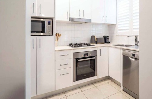 Neutral Bay Apartment | Escape to Central Park