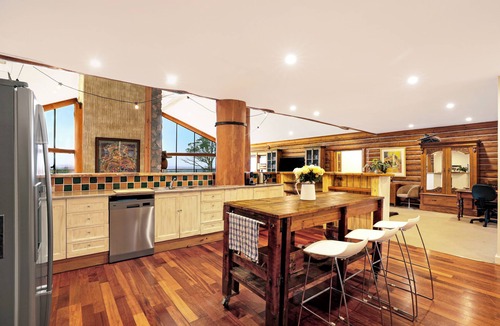 Joadja House | Escape to The Lodge at Eagle Rock Farm, stunning chalet-style accommodation