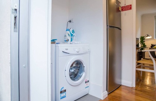 Ashfield Apartment | Esperanza Gardens A Stylish Victorian Studio