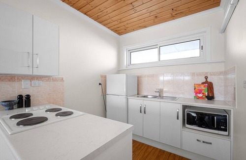 West Beach Apartment | Esplanade Apartments | Ocean View Beachfront | West Beach