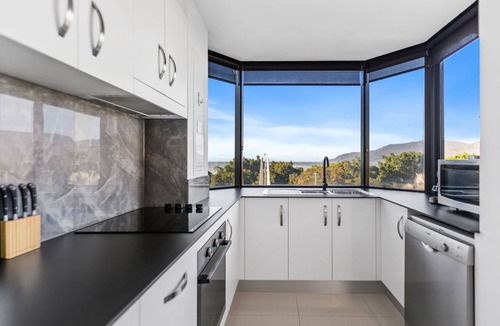 Cairns North Apartment | Esplanade Views in Cairns North