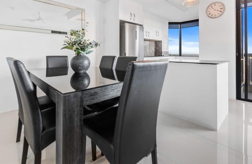 Cairns North Apartment | Esplanade Views in Cairns North