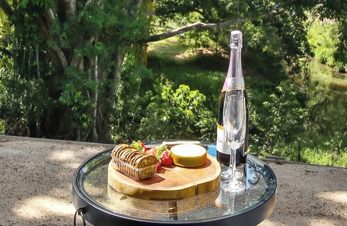 Eudlo Cabin | Eudlo Valley Glamping - Comfy Pet-friendly tent Stay!