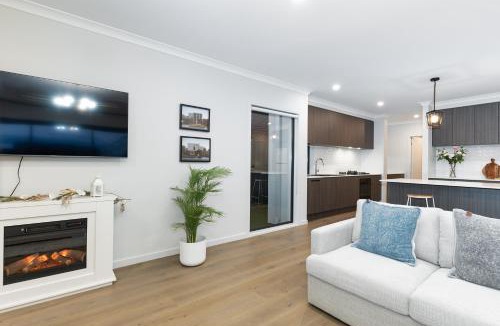 Berwick Villa | Everhome Lakeside Home
