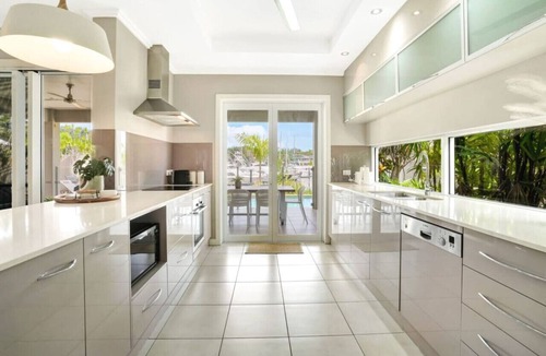 Trinity Park Villa | Exclusive Waterfront Luxury | Private Pool | Marina Views - The Anchorage