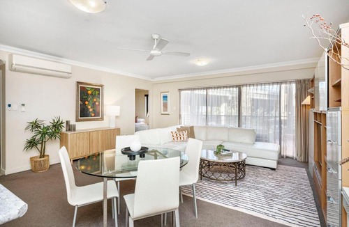 Perth Central Business District Apartment | Executive 2BR Suite on Mounts Bay Road