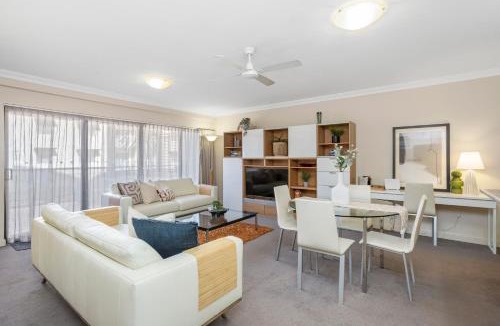 Perth Central Business District Apartment | Executive 2BR Suite on Mounts Bay Road