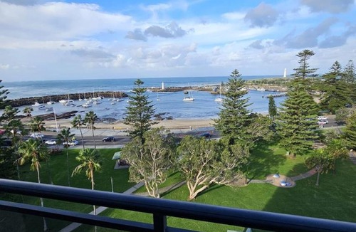 Wollongong Apartment | Executive Penthouse Apartment