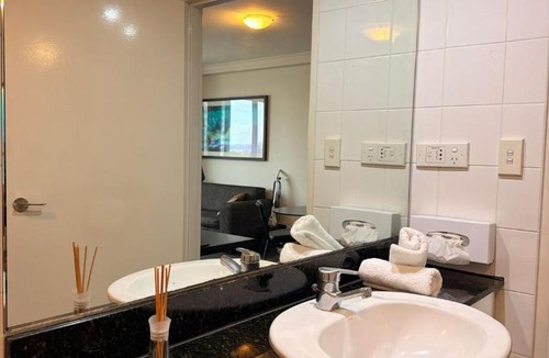 Parramatta Apartment | Executive Suite in Parramatta CBD - Free Parking