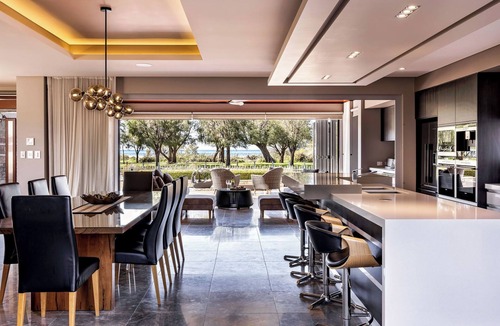 Dunsborough House | EXTRAVAGENT AND STYLISH TWO STOREY HOME WITH HUGE OUTDOOR ENTERTAINING AREA