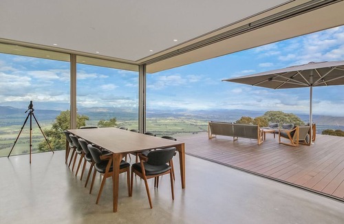 Murmungee House | Eyrie - Beechworth Retreat