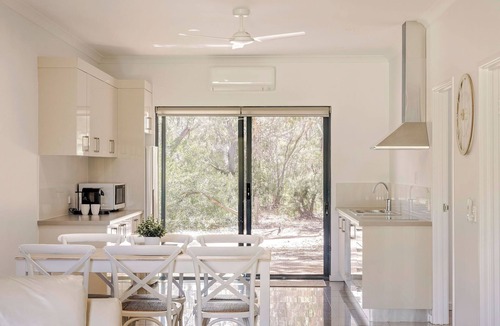 Yallingup House | FABULOUS RURAL ESCAPE SET ON A PEACEFUL LANDSCAPE OF NATURAL BUSHLAND