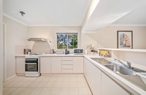 The Vines House | Fairway Retreat.