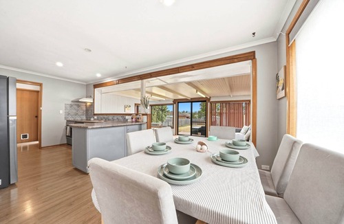 Sorell House | Family Escape with Big Backyard Sorell