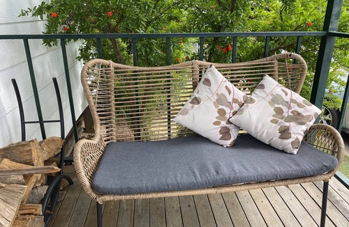 Talbingo House | Family holiday haven cozy wood fire hiking skiing bird watching linen supplied