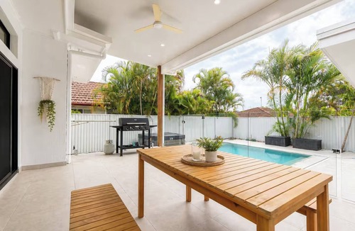 Southport House | Family Oasis, Poolside Living - 4BR House in Southport