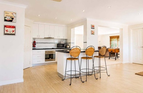 Geographe House | Family Oasis – Spacious 4BR in Busselton
