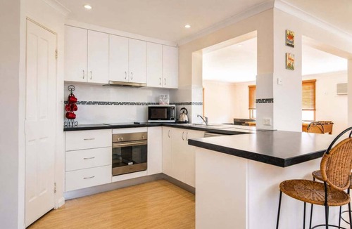 Geographe House | Family Oasis – Spacious 4BR in Busselton