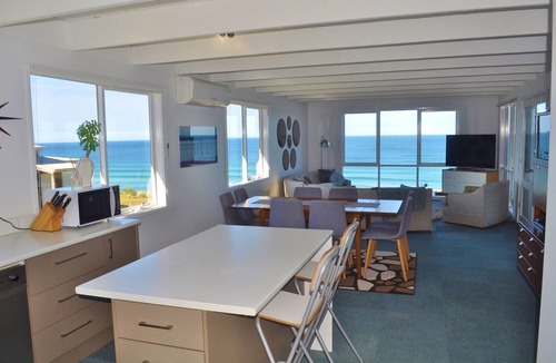 Fairhaven House | Fantastic Beachfront views, 3min walk beach/surf club incl Linen