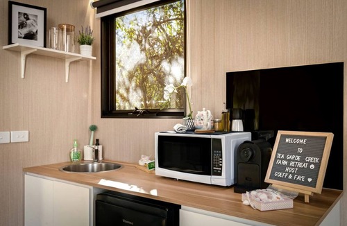 Markwood Cabin | Fantastic Secluded Tiny House with Fire Pit in Milawa, Victoria