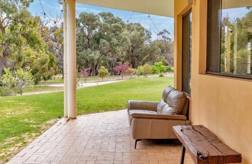 Herron House | Farm Lake Sauna Retreat Mandurah