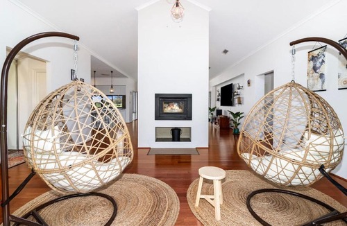 Bovell House | Farm View Retreat