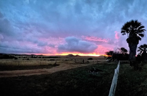 Bowes Cabin | Farmstay cabins in Western Australia, close to highway.