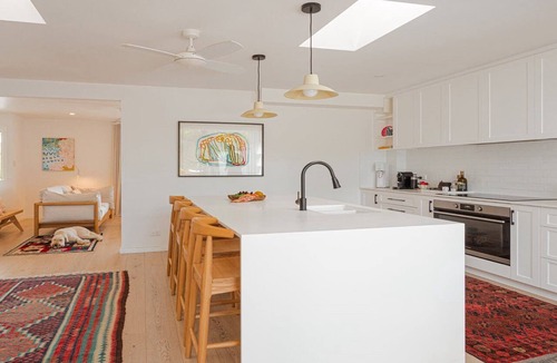 Macmasters Beach House | Feel The Aroha-Love At This Beautiful Beach Haven