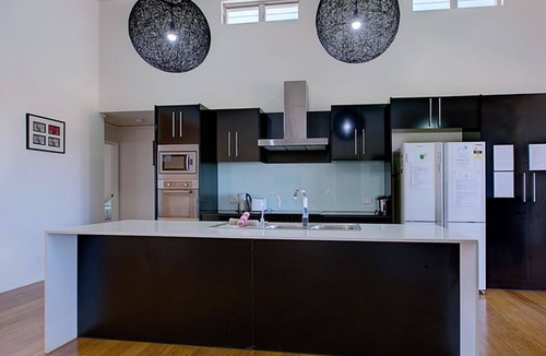 Exmouth House | Fern - Loaded with extras like swimming pool, free Wifi and Foxtel.