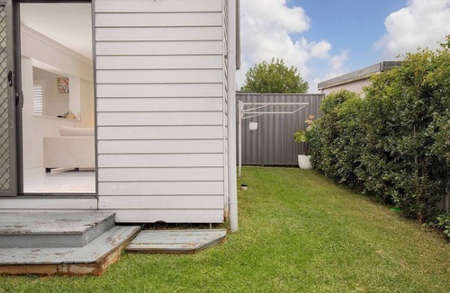 Adamstown House | Fernleigh Escape Close to Cafs Trails and Beaches