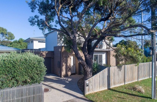 Ocean Grove Villa | Field By The Beach - Ocean Grove