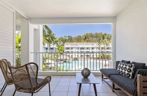 Palm Cove Apartment | Fig Oasis—Poolside Resort Living at The Beach Club