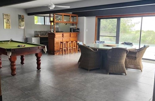 Chatsworth Apartment | Figtree Terraces with City Views!