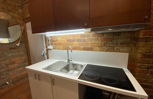 Fitzroy House | *Fitzroy cottage- 3/4brms- 2baths. 2km city*