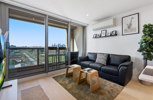 Flemington Apartment | FLEMINGTON - Melbourne City Views