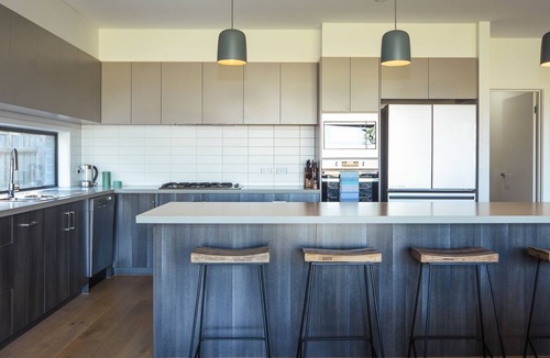 Flinders House | Flinders Haven - Large holiday home close to Flinders Village.