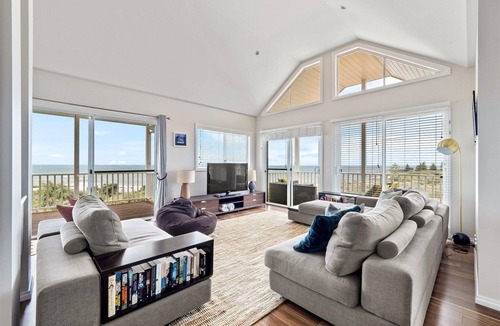 Augusta House | Flinders View Beach House (2Bed 2Bath) - Flinders View Beach House - Executive Holiday Home
