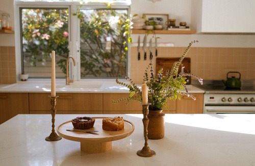 Beaconsfield House | Floretta - Heritage Cottage with Sauna