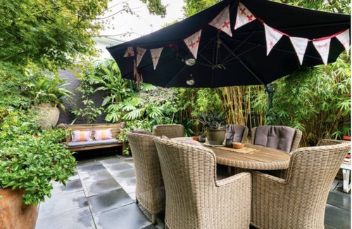 Black Rock House | For (2) Guests: Relaxing Bayside Boutique Retreat 1km from Beach.