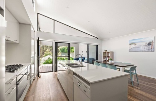 Margaret River House | Forest Getaway sits on the edge of the forest in the heart of Margaret River