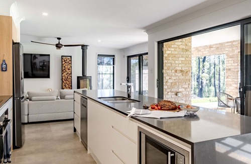 Little Forest House | Forever Sunday - Plunge Pool, Woodfire pizza oven, Outdoor firepit