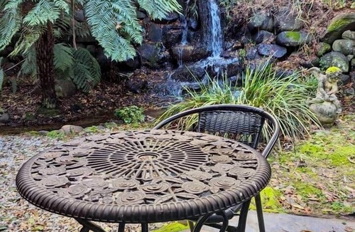 Warburton House | Forget Me Not Cottages - The Water Garden