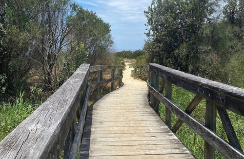 Rainbow Flat Cottage | Forster Escape- Mins from pristine beaches