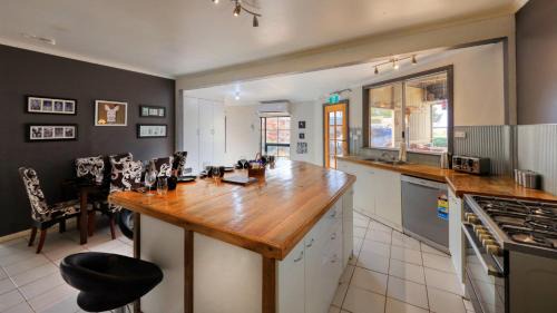 White Cliffs House | Fossickers Den Dugout Accommodation
