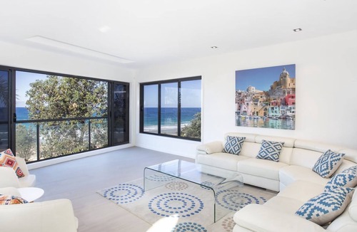 Mollymook Beach House | FREE NIGHT - Pay for 2 stay for 3